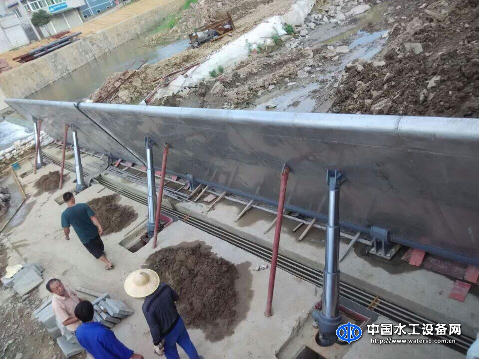 節(jié)能型自由升降式攔河儲(chǔ)水泄洪壩